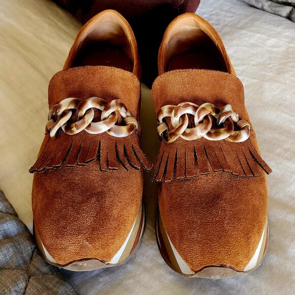 Shoes - Picture 3 of 4